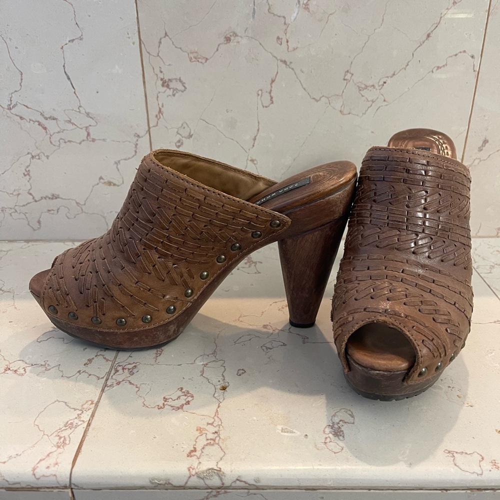 Brown Woven Peep-Toe Platform Heeled Mules
